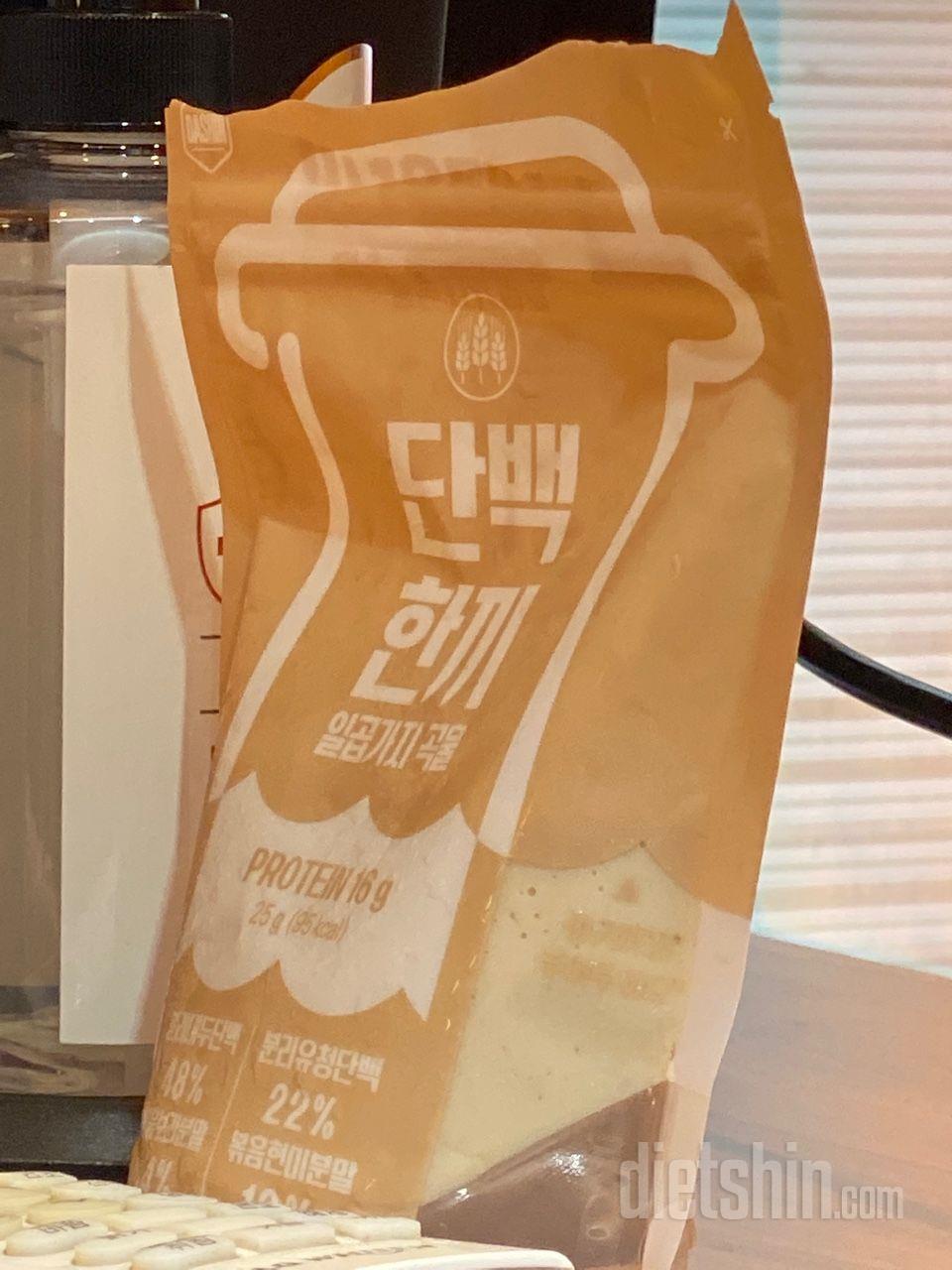 간편하게 들고 다니기 좋아요
저한텐