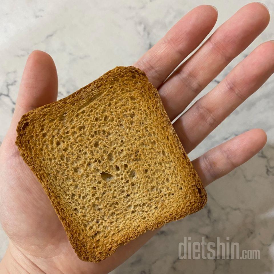 토스트랑 크래커 둘 다 맛있어요! 토