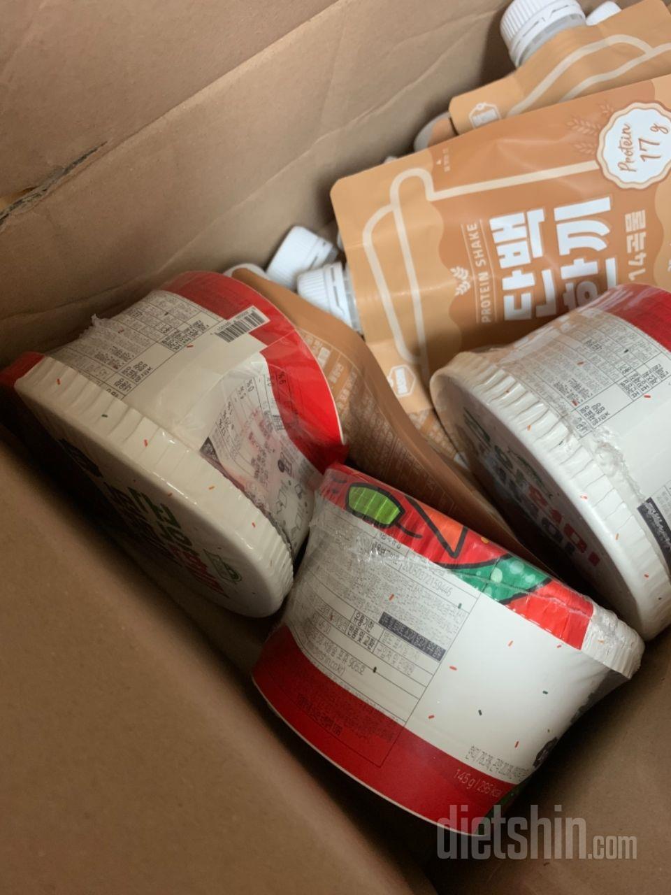 아직 먹어보지도 못했는데 배송 상태가