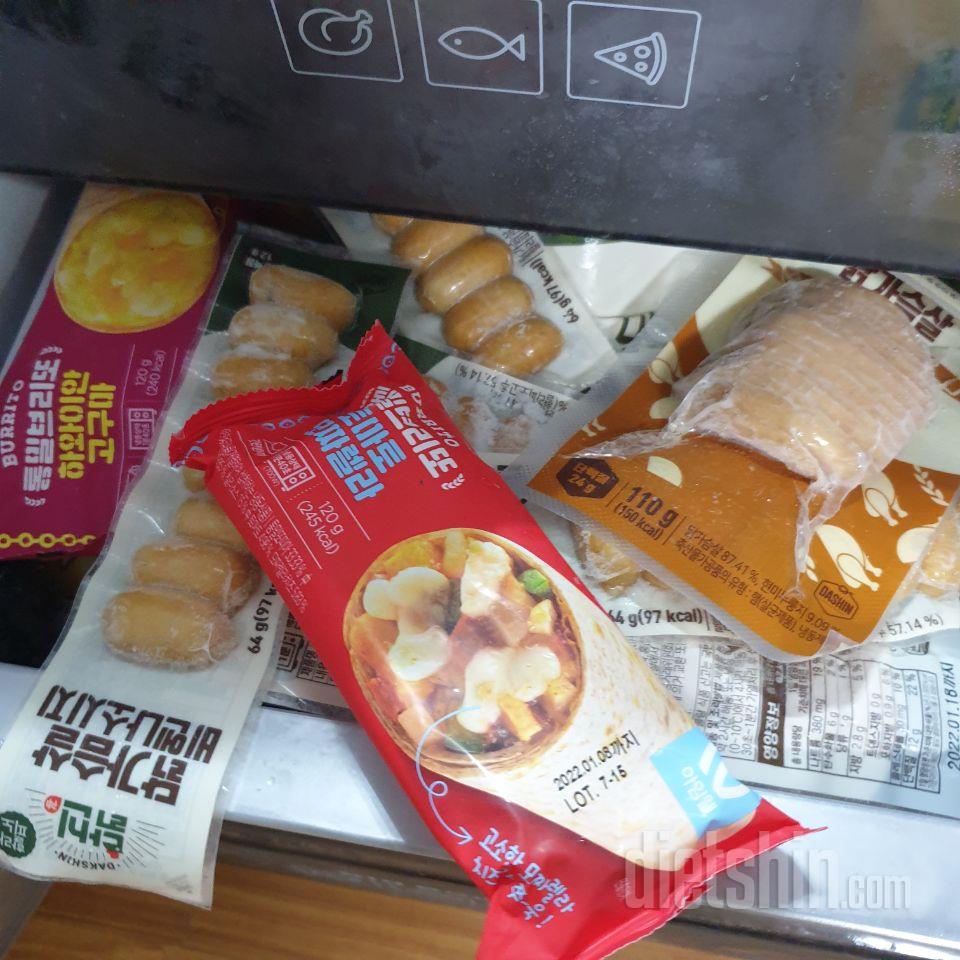 고구마랑 토마토 두개샀는데
원쁠원행사