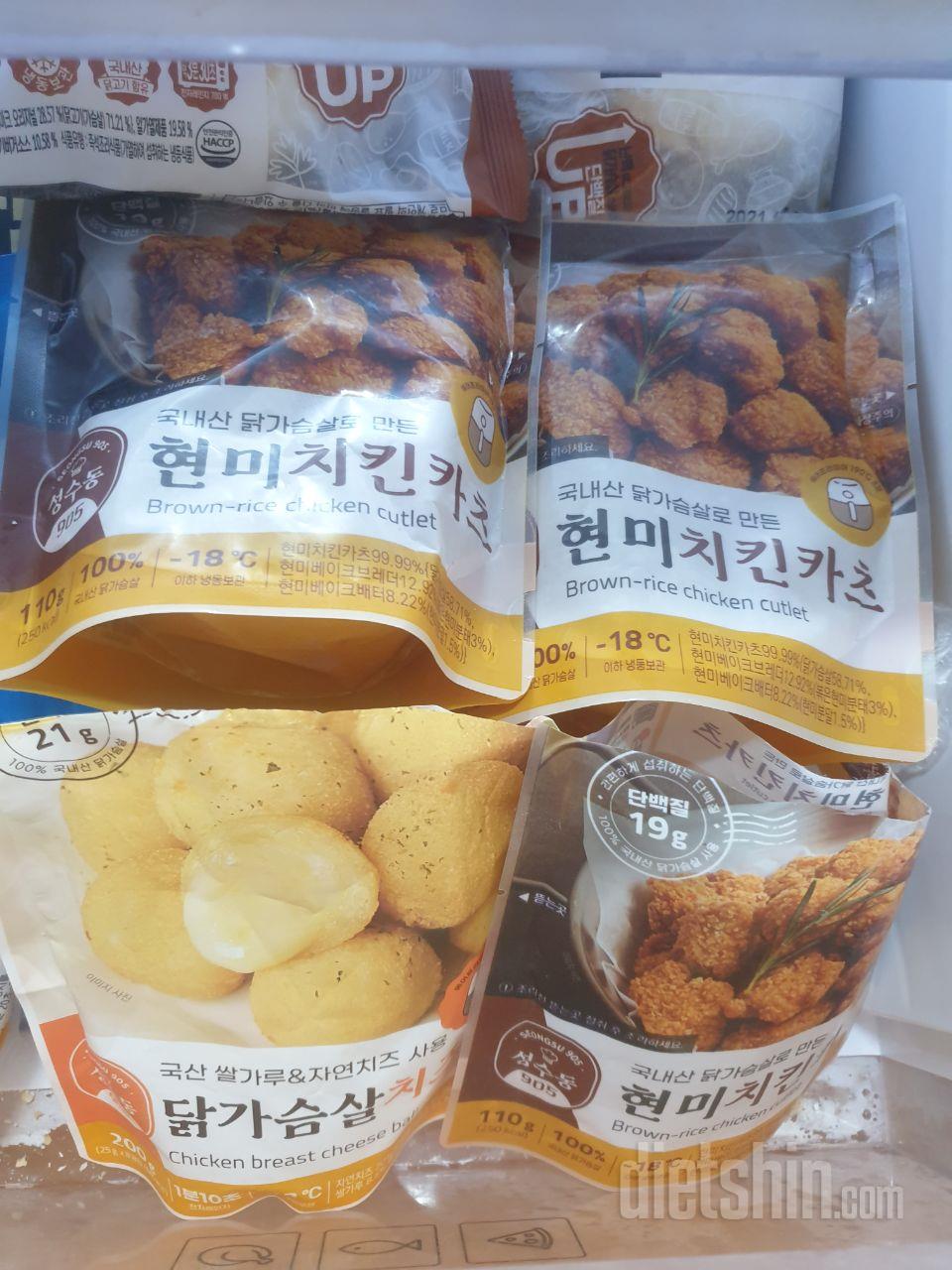 마늘간장치킨 맛있어서 아들이랑세봉먹었