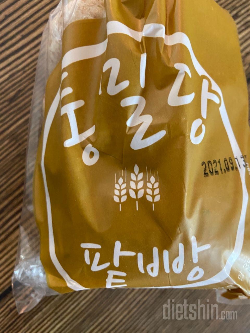 평소에 단팥빵을 많이 좋아했어요. 달