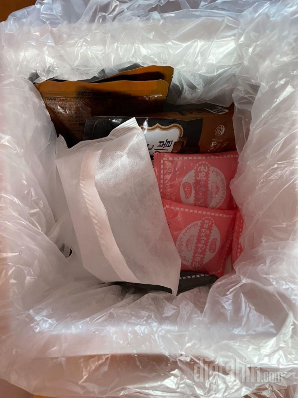 오자마자 저녁으로 챙겨먹음 ㅎㅎ

크