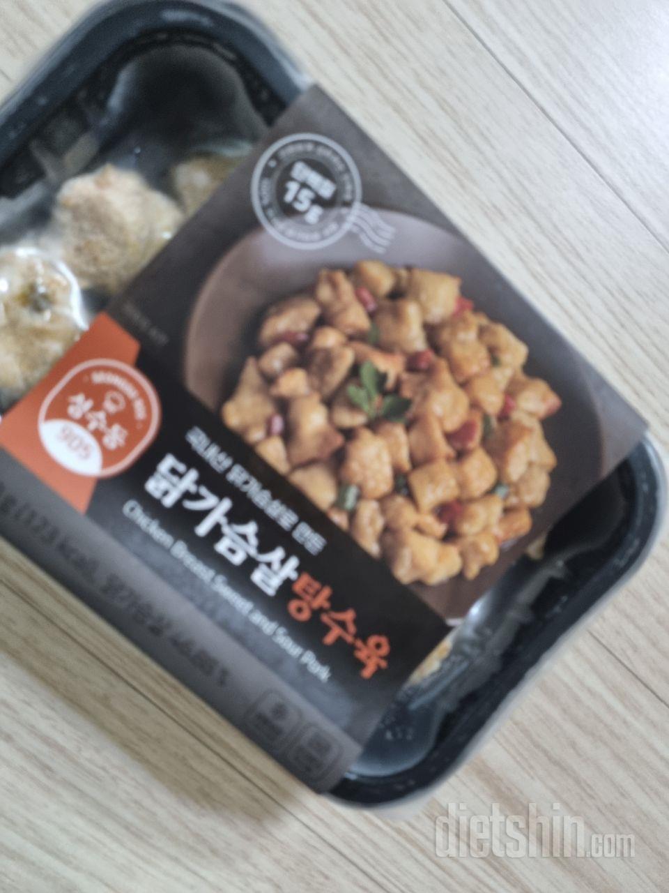 닭가슴살탕수육.
그럭저럭 먹을만한 맛