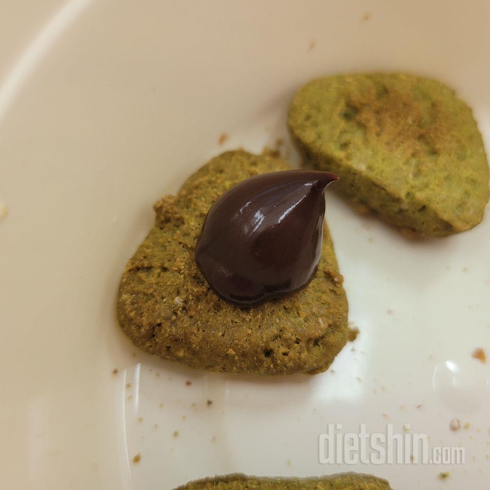 어디에 뿌려먹어도 다 맛남
초코 땡길