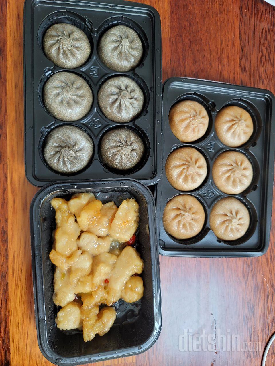 만족합니다~김치만두가 매콤하니.맛있네