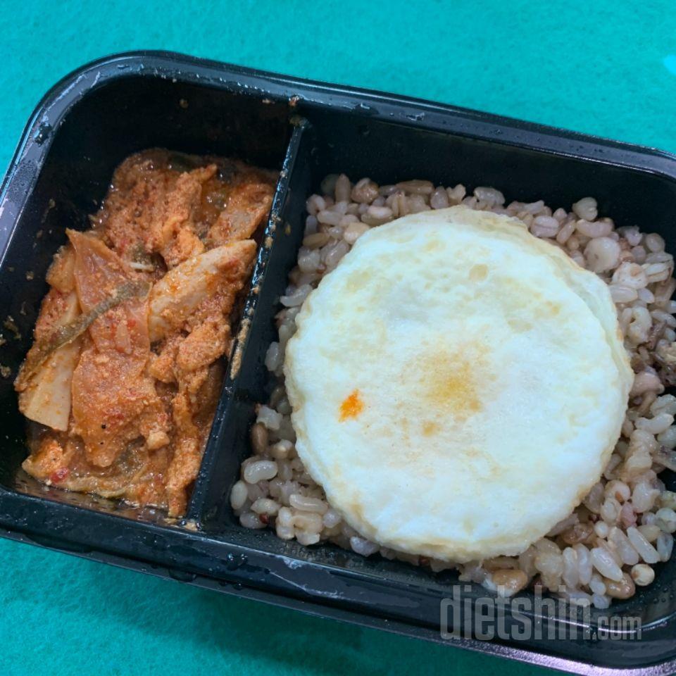 점심 도시락으로 계속 주문하고 있어요