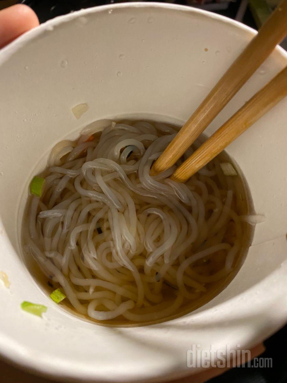 맛은 괜찮은데 배 1도 안차용
배고플