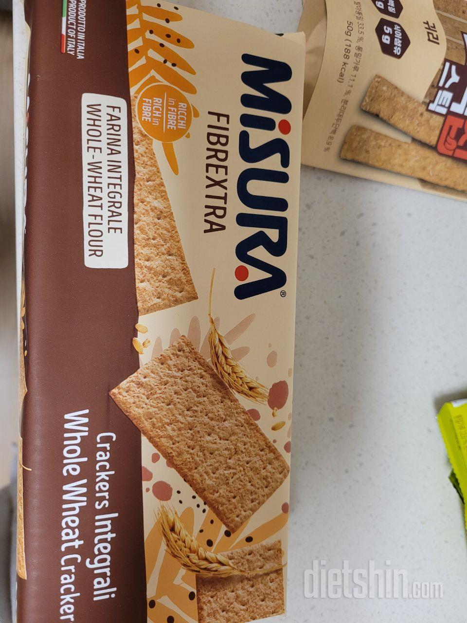 담백합니다. 직접 만든 요거트에 찍어