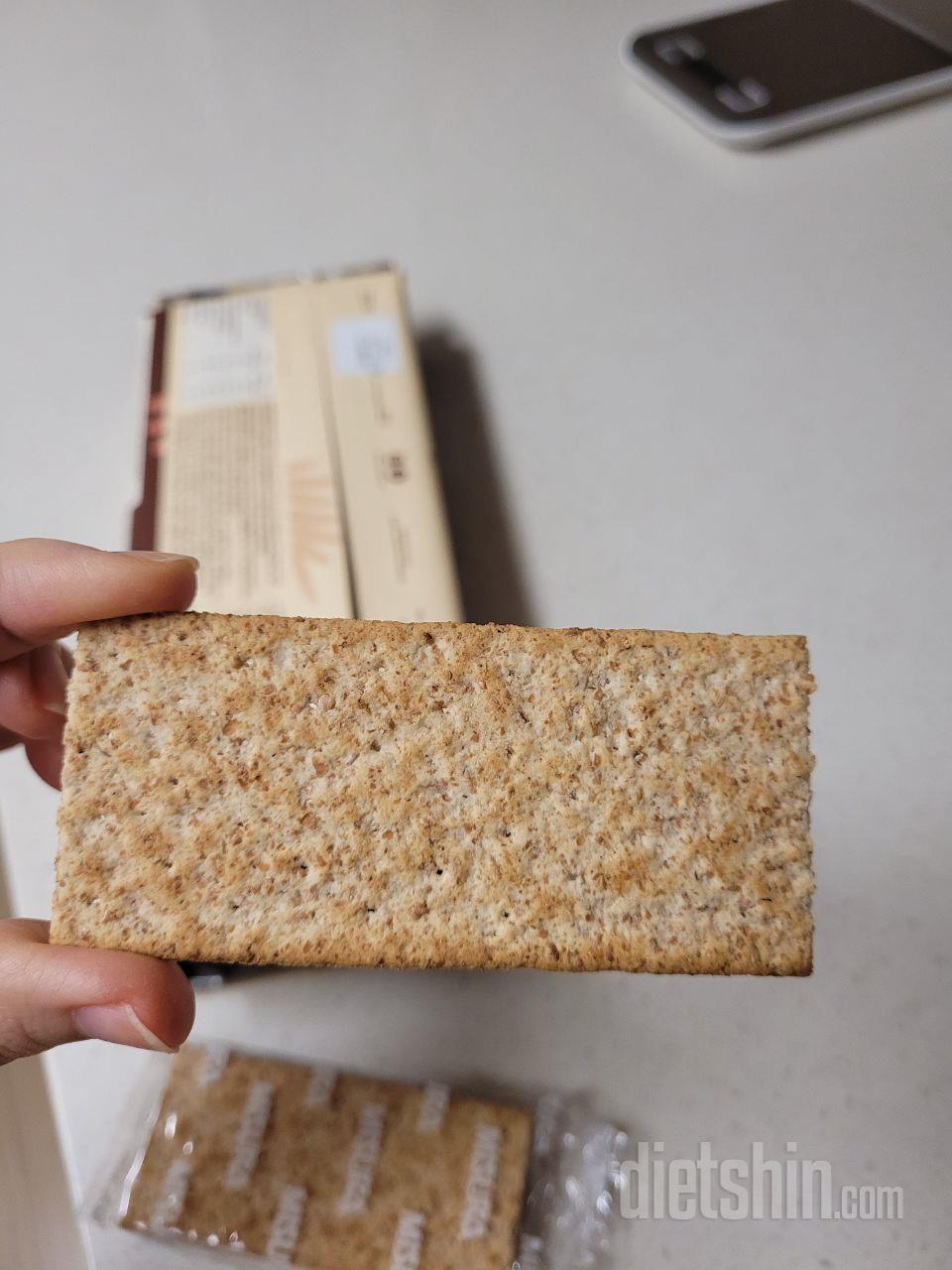 담백합니다. 직접 만든 요거트에 찍어