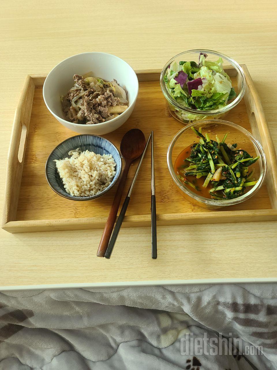 늘 식단에 빠지지 않는 풀♡