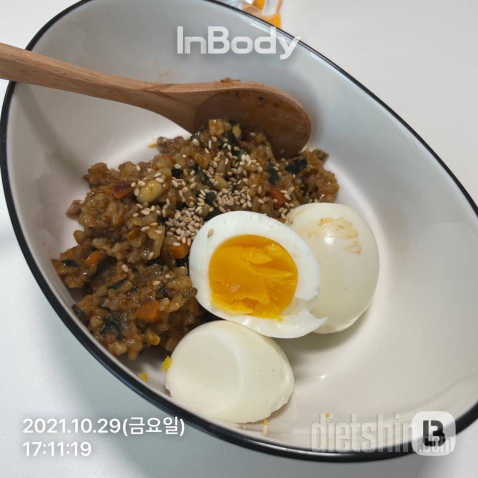 간편하고 맛있어요 반숙란이랑 같이 먹