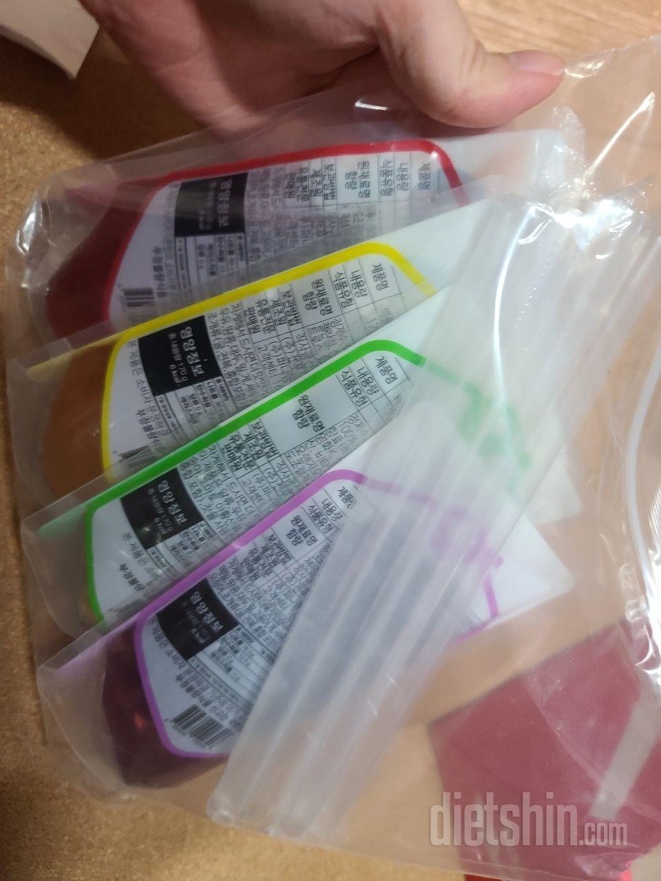 빨대까지 줘서 놀랐는데 이게 없으면