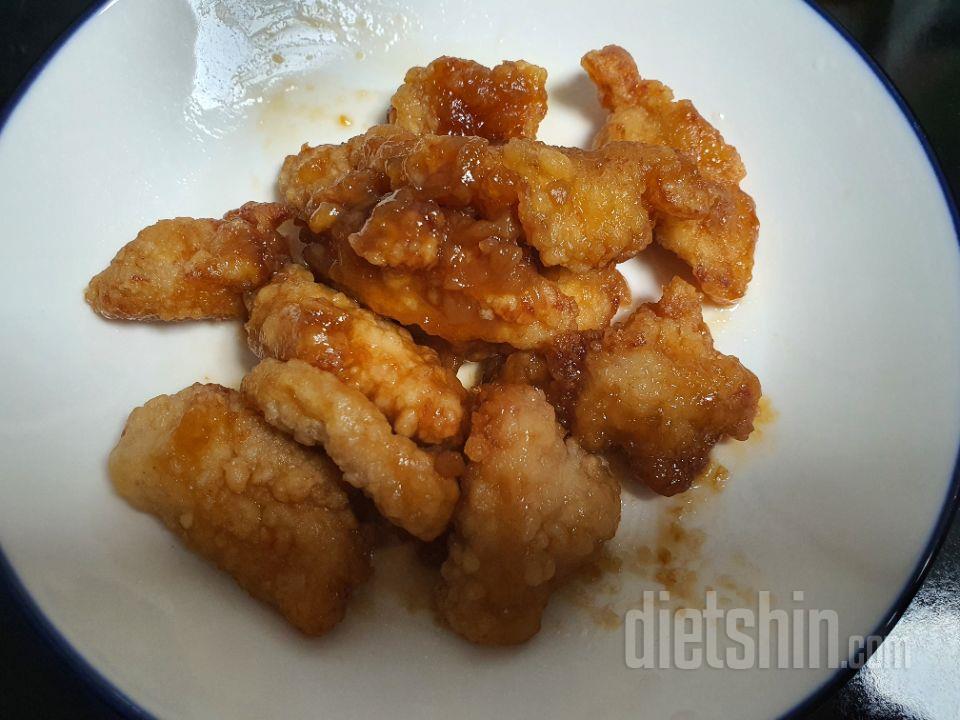 생각보다 맛있고 배불렀어요.
불치킨도