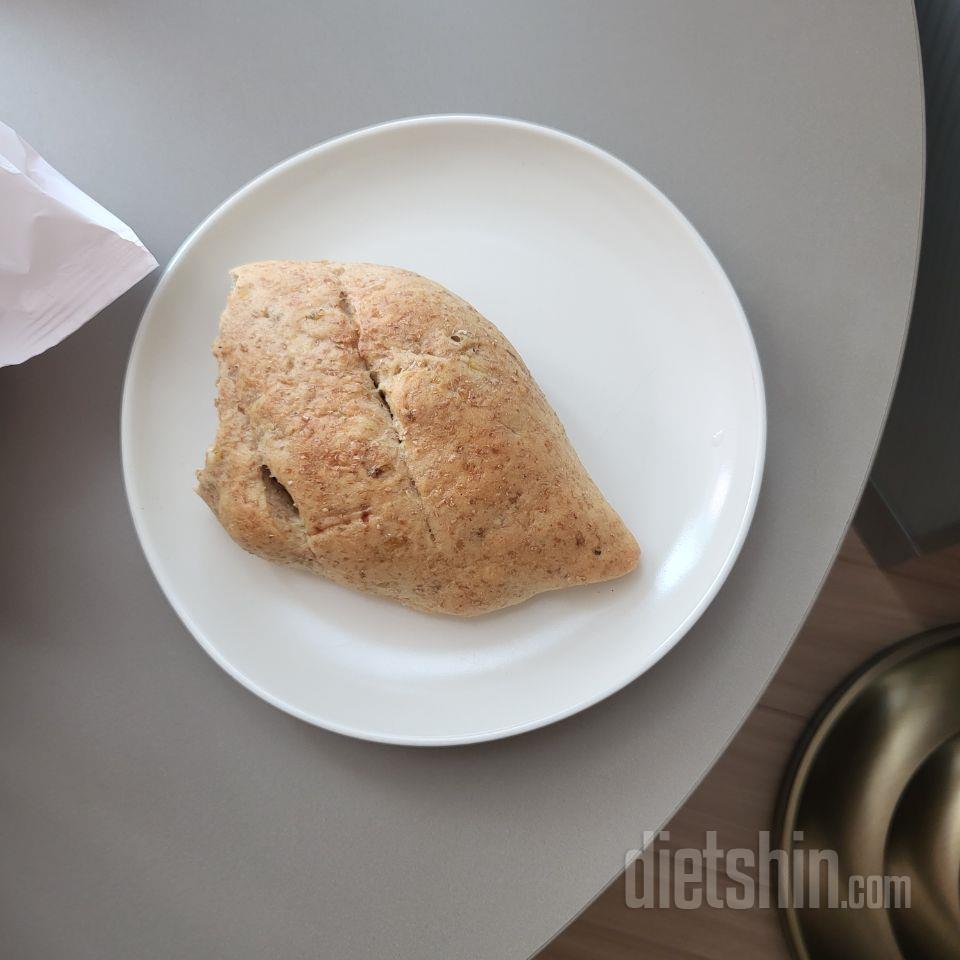 옥수수빵맛있네요
배송도빠르고
잘먹을께