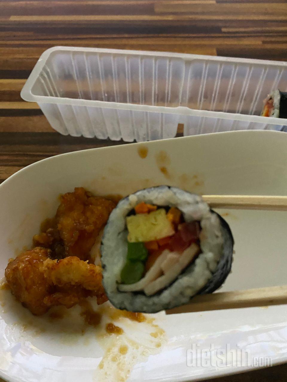 김밥집에서 사먹는김밥같아요
이게 다이