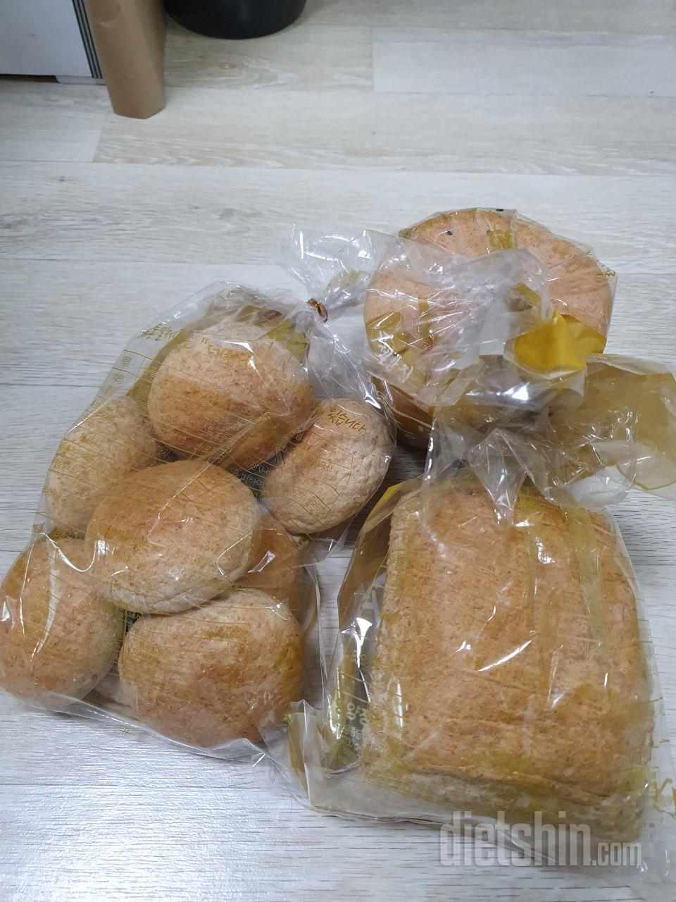 아침에 식사대용으로 먹으려고 샀어요
