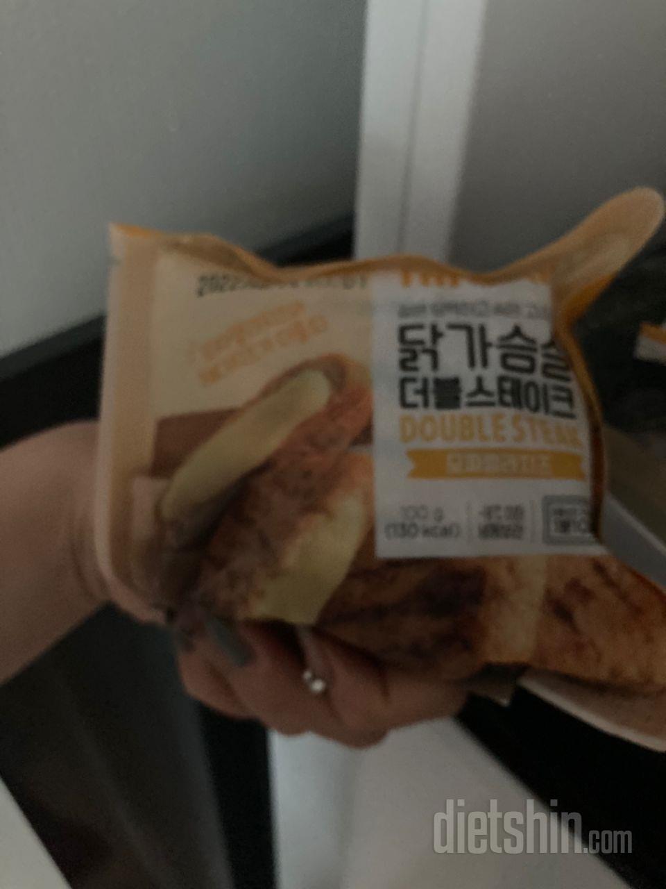 아직 안먹어봣는뎅 크기는 생각보다 엄