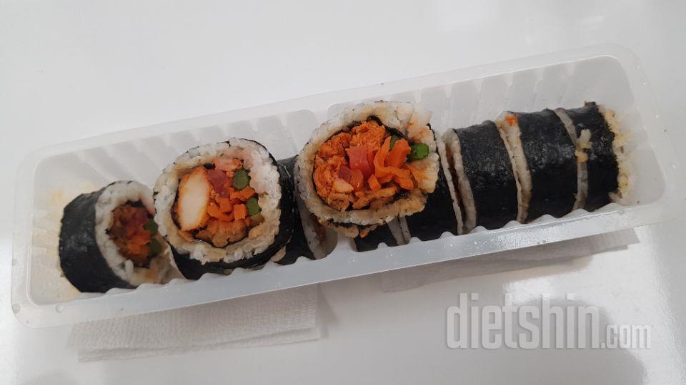 키토 김밥 말고는 못먹었는데, 매콤하