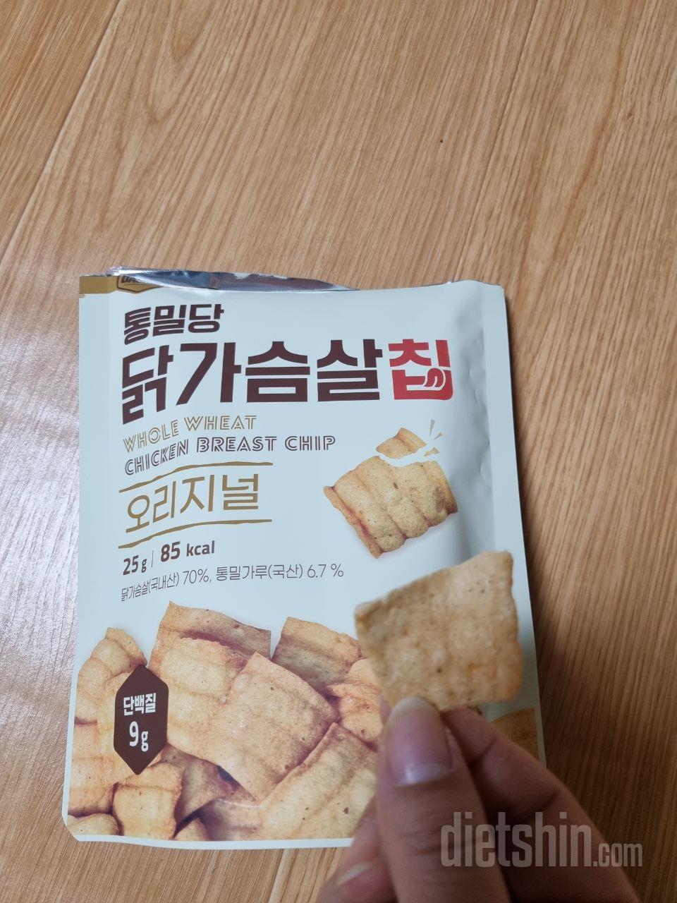 고소하고 맛나요~^
치킨맛~^