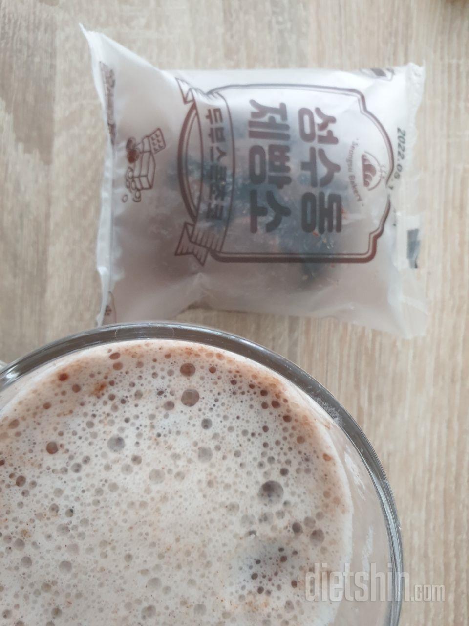 완전맛있어요~~두유랑찰떡~~^^
또