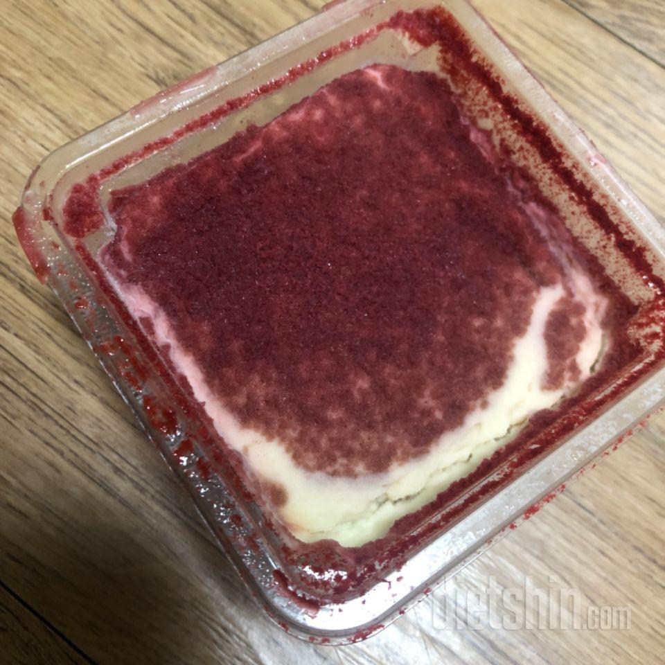 두부티라미슈는 처음 먹는데요 
너무