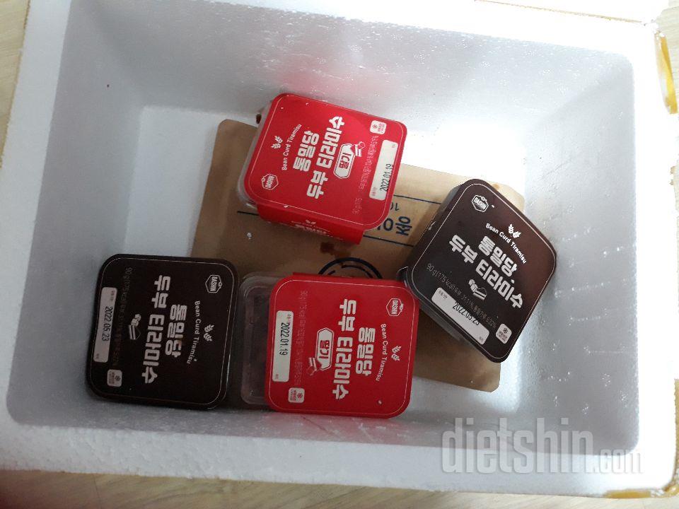 통밀당 두부 티라미수 초코맛, 딸기맛
