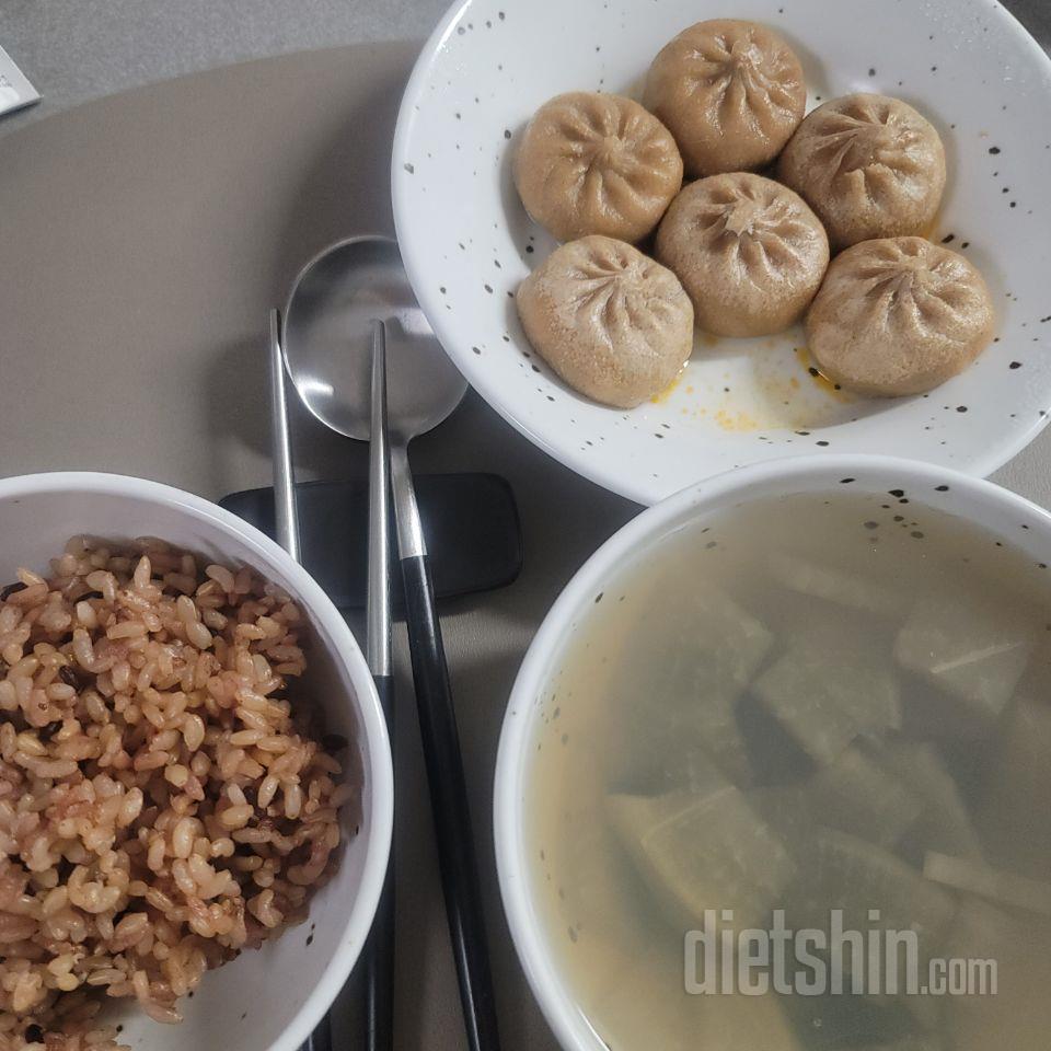 기존에 파는 만두같아여
넘 맛있게잘먹