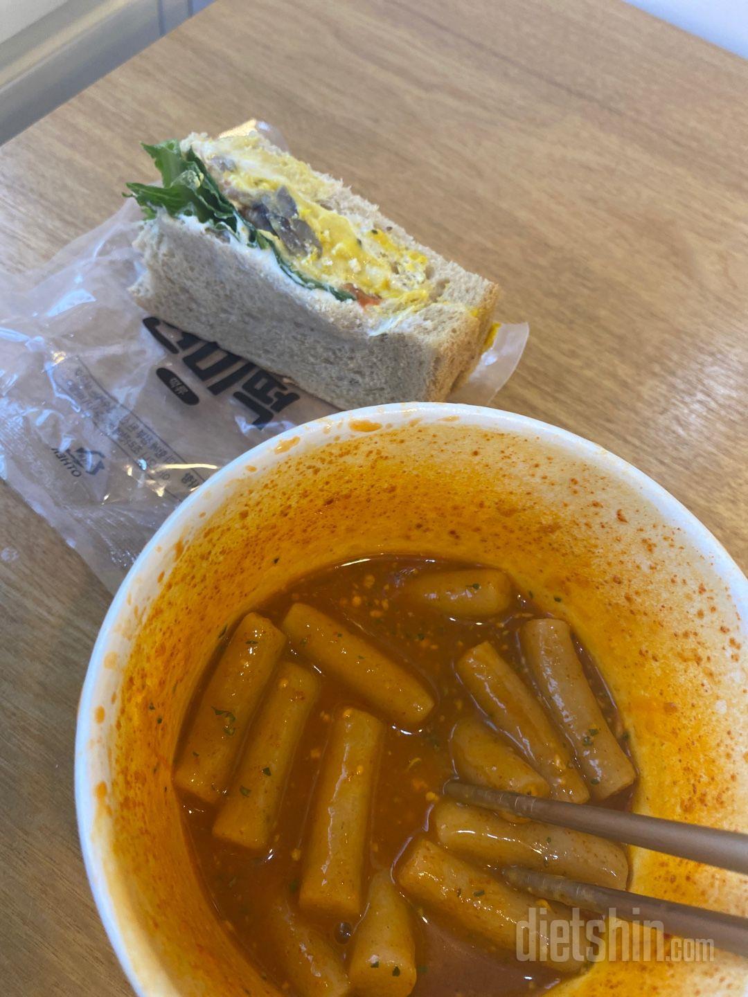 맛있어요!!!!
떡볶이를 이정도 칼