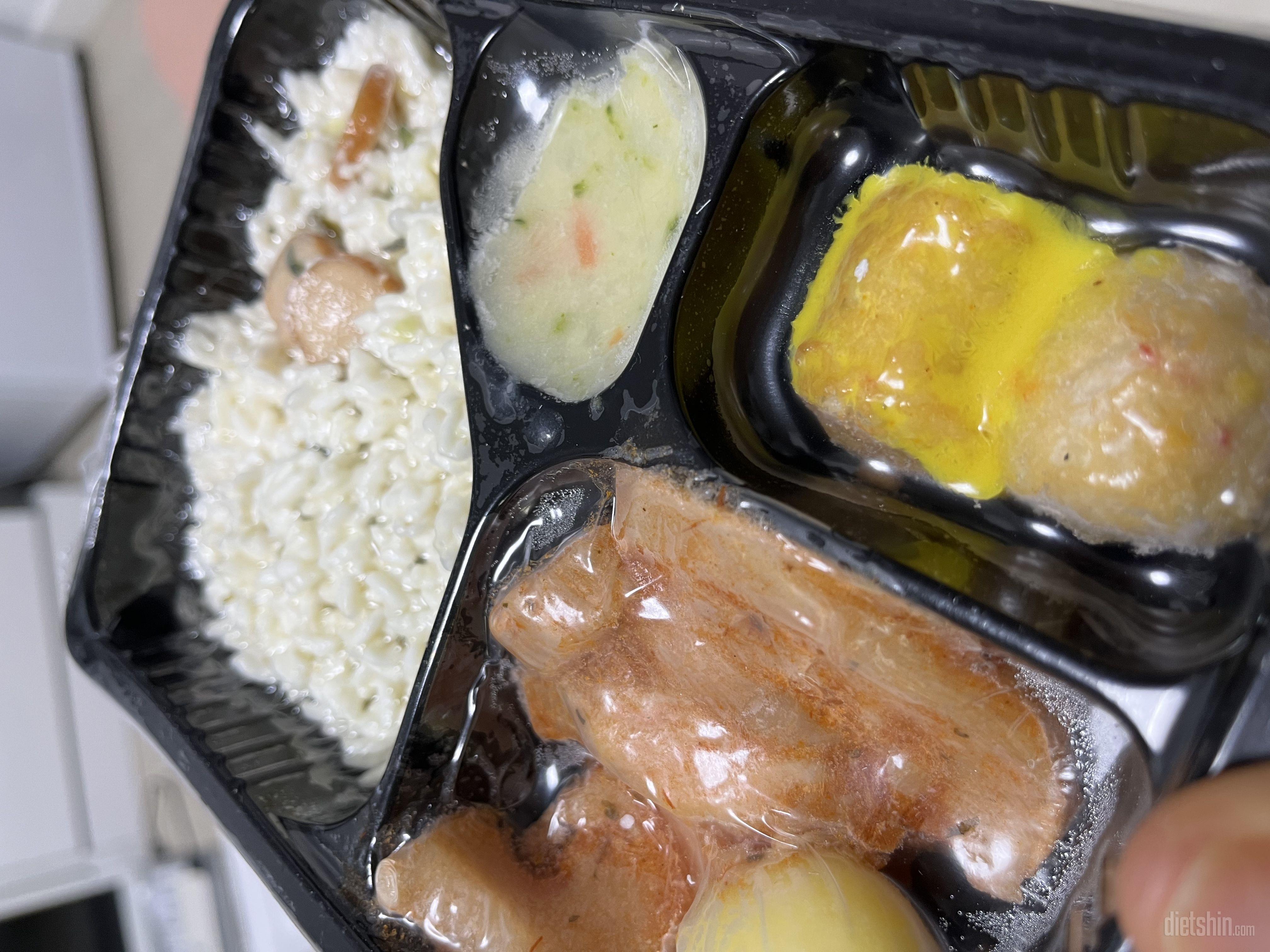 무슨맛인지 써잇는 종이껍데기 하나가