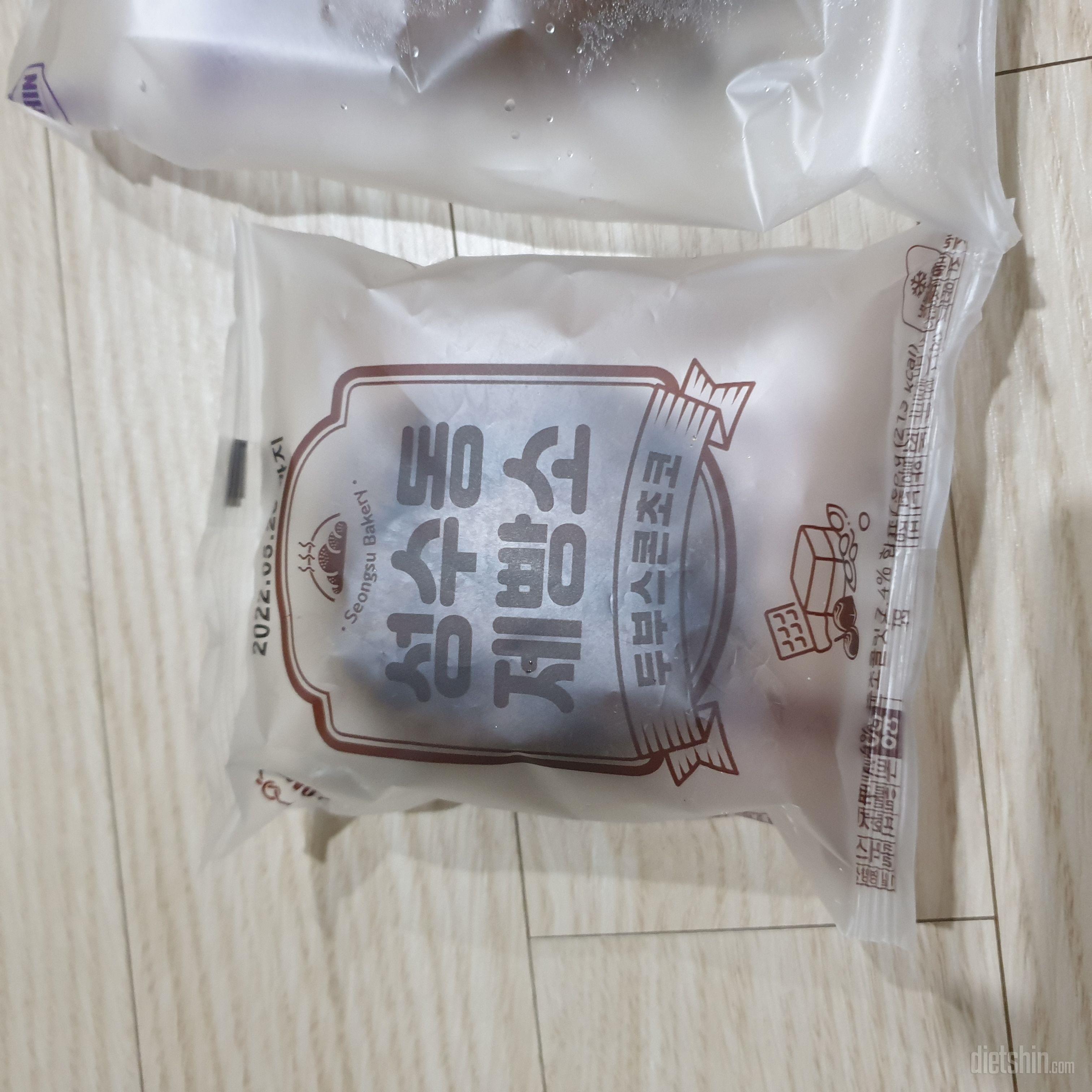 시중에 파는 스콘만큼 진한 초코맛은