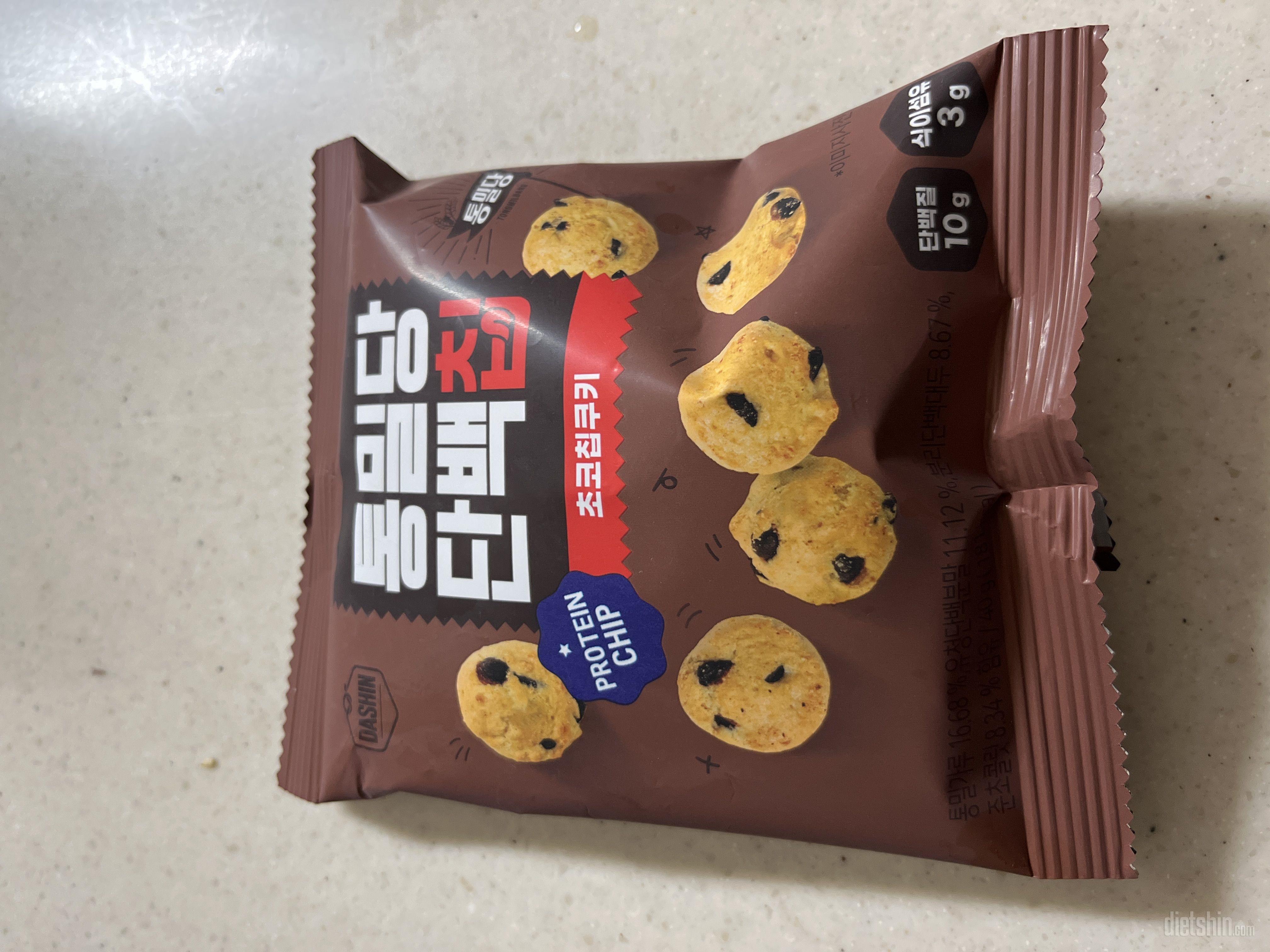 맛있어요~
초코칩 계속 먹게 되네요