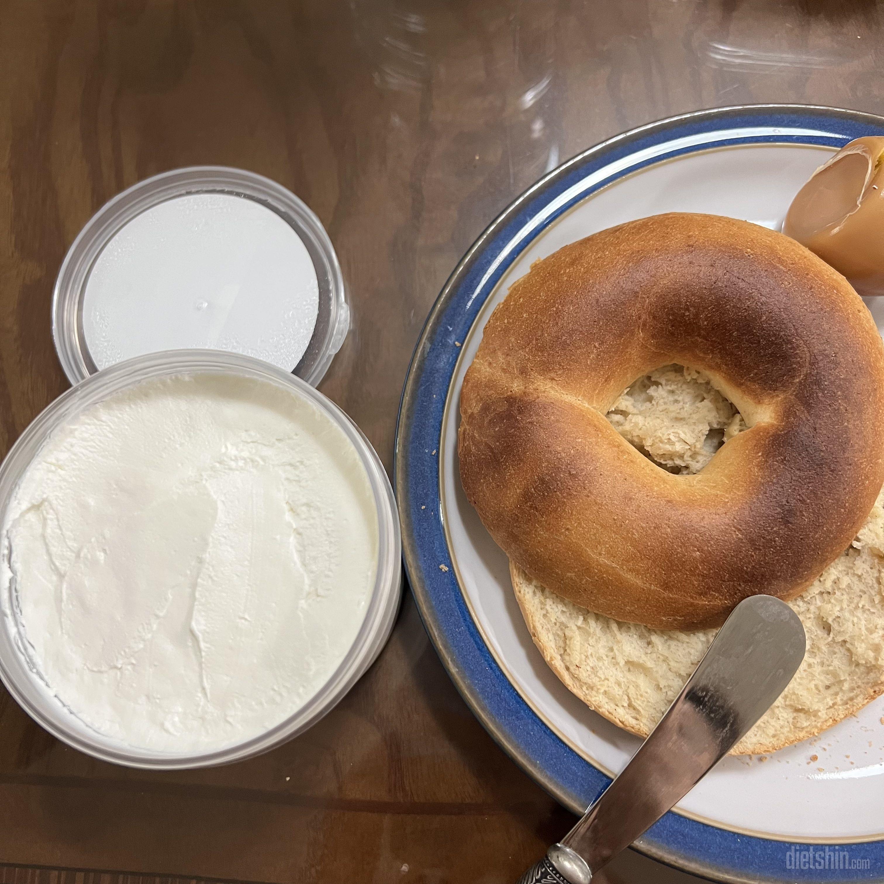 불루베리 잼 넣어서 먹었는데 너무 맛
