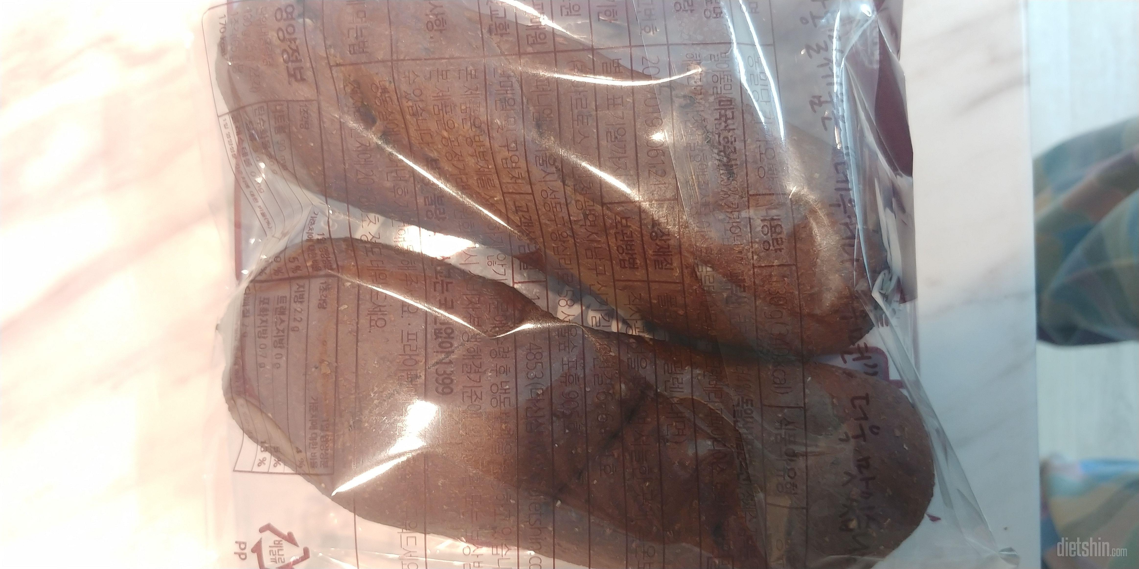 코코아 빵 엄청 맛있어요
 
식빵