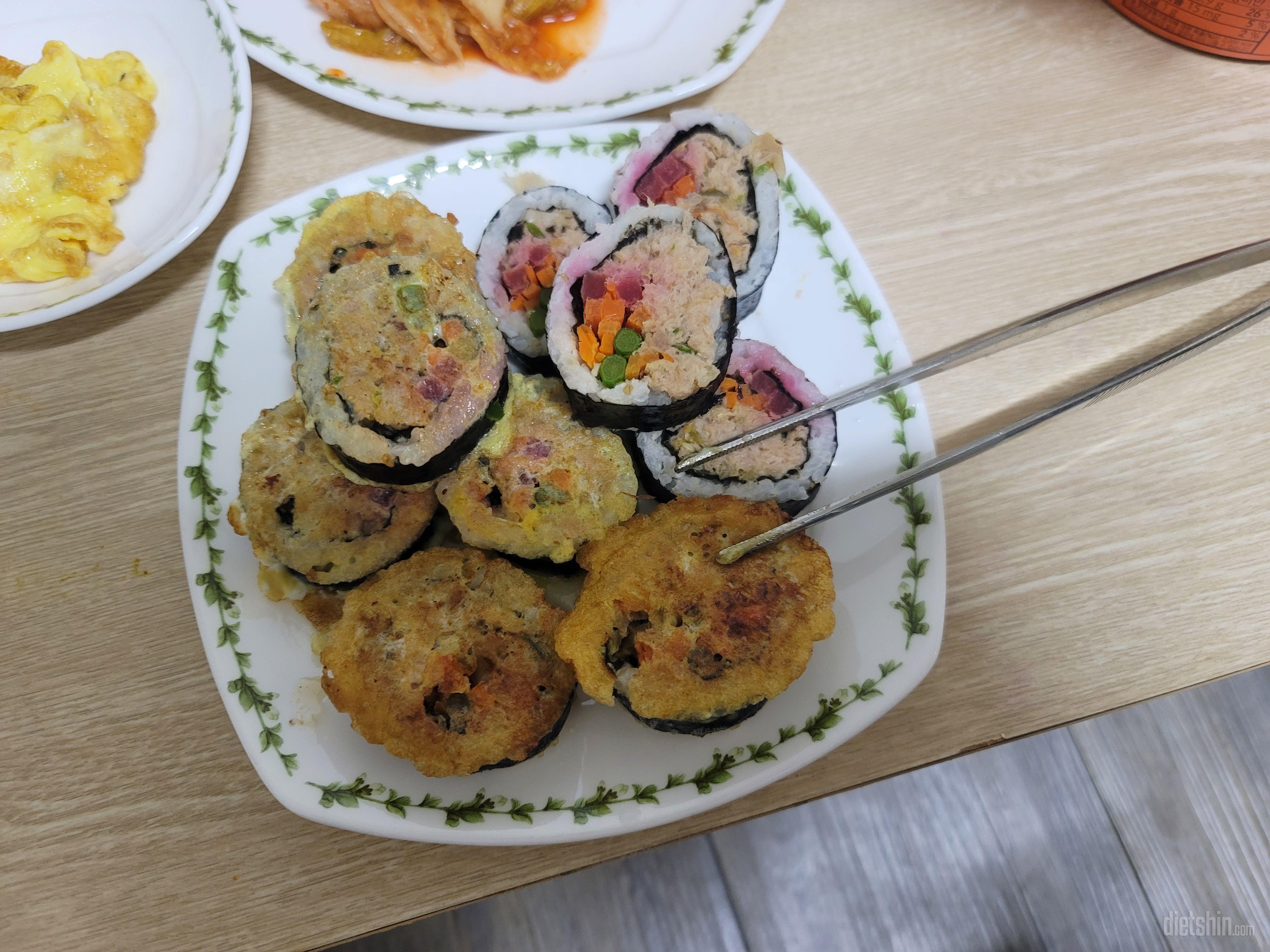 존맛이네요 김밥
주먹밥보다 김밥이