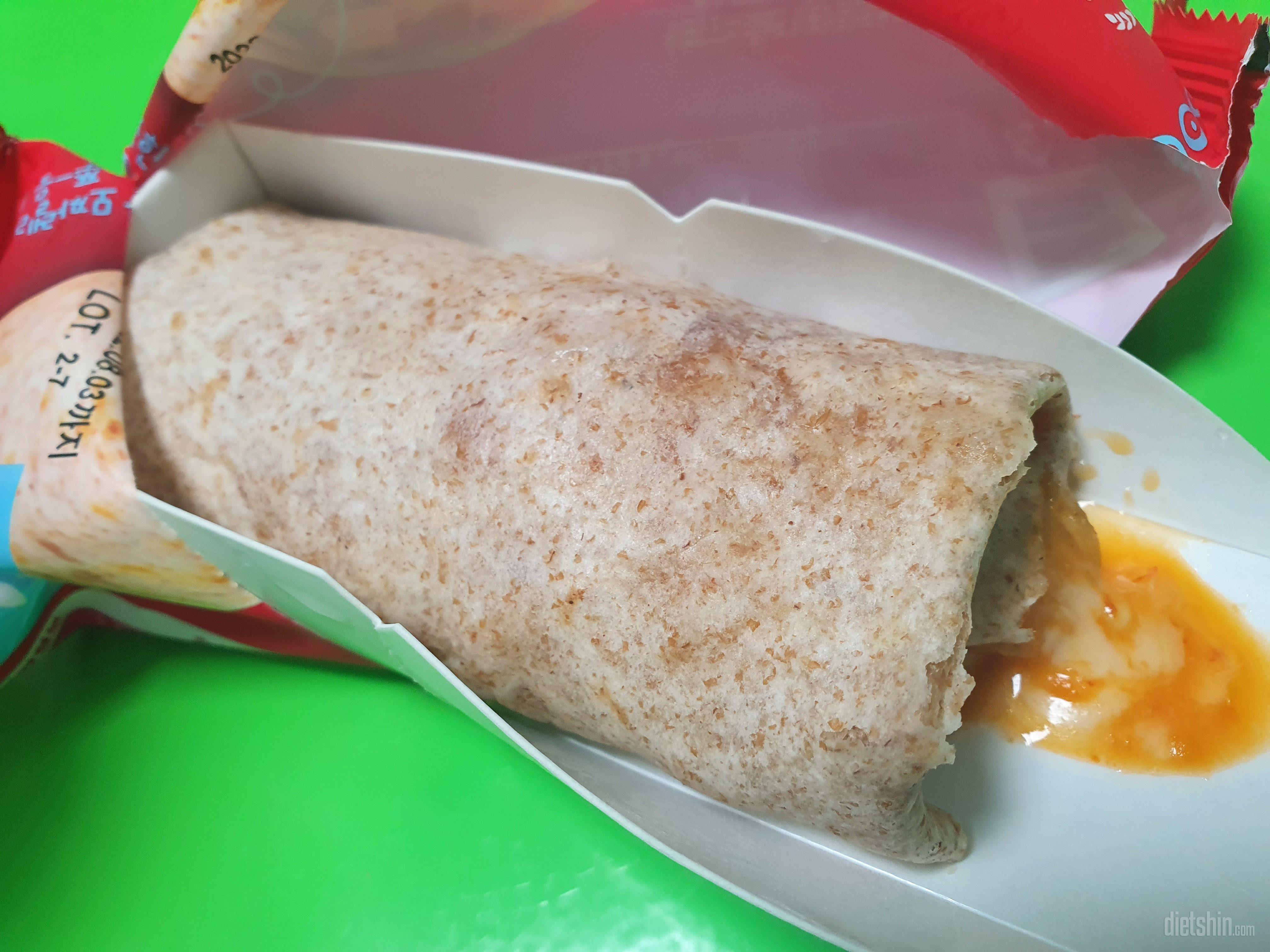 통밀로 만든 또띠아라서 그런지 굉장히
