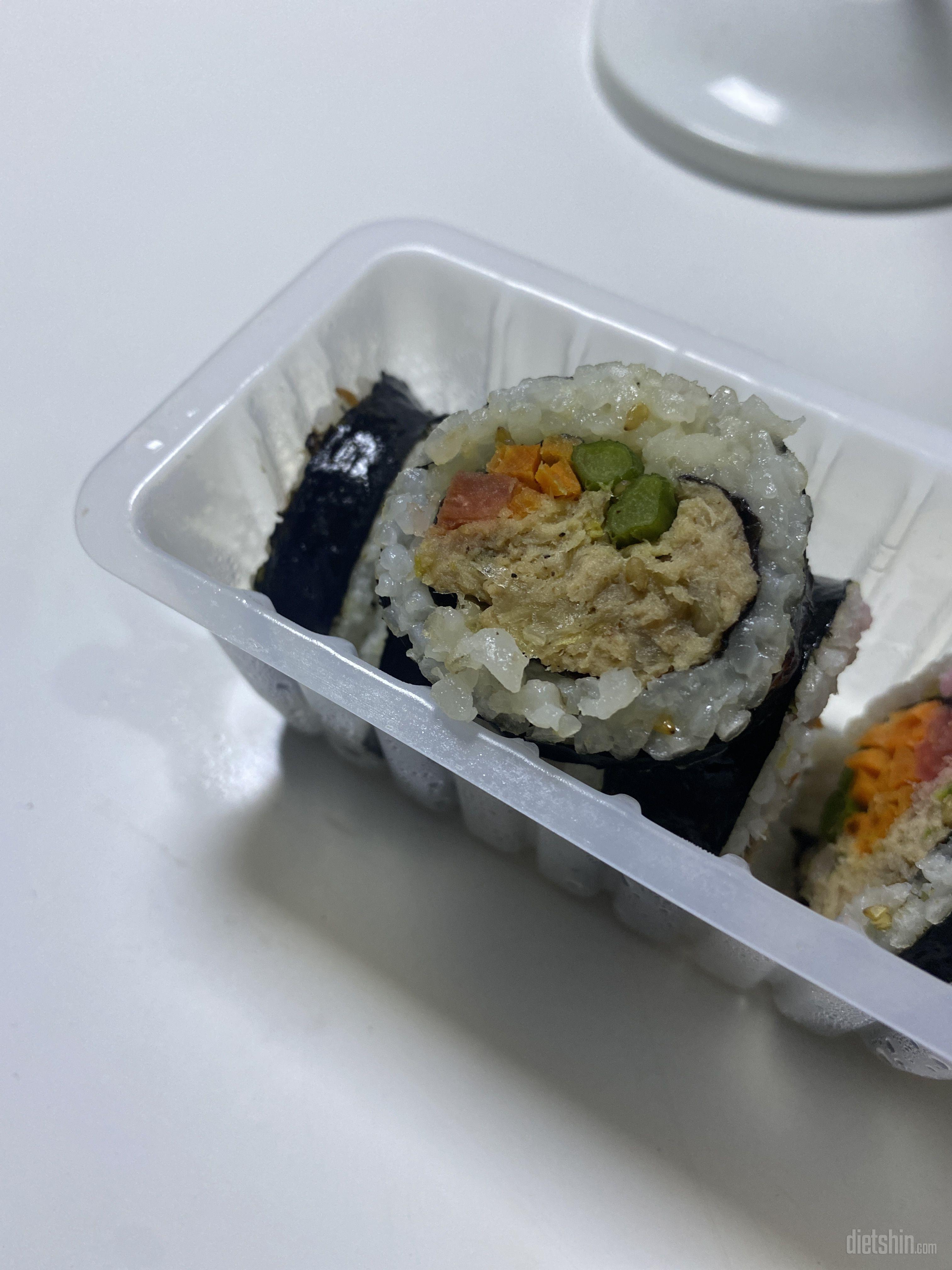 김밥 열량도 낮은데 너무 맛있어요 ㅠ