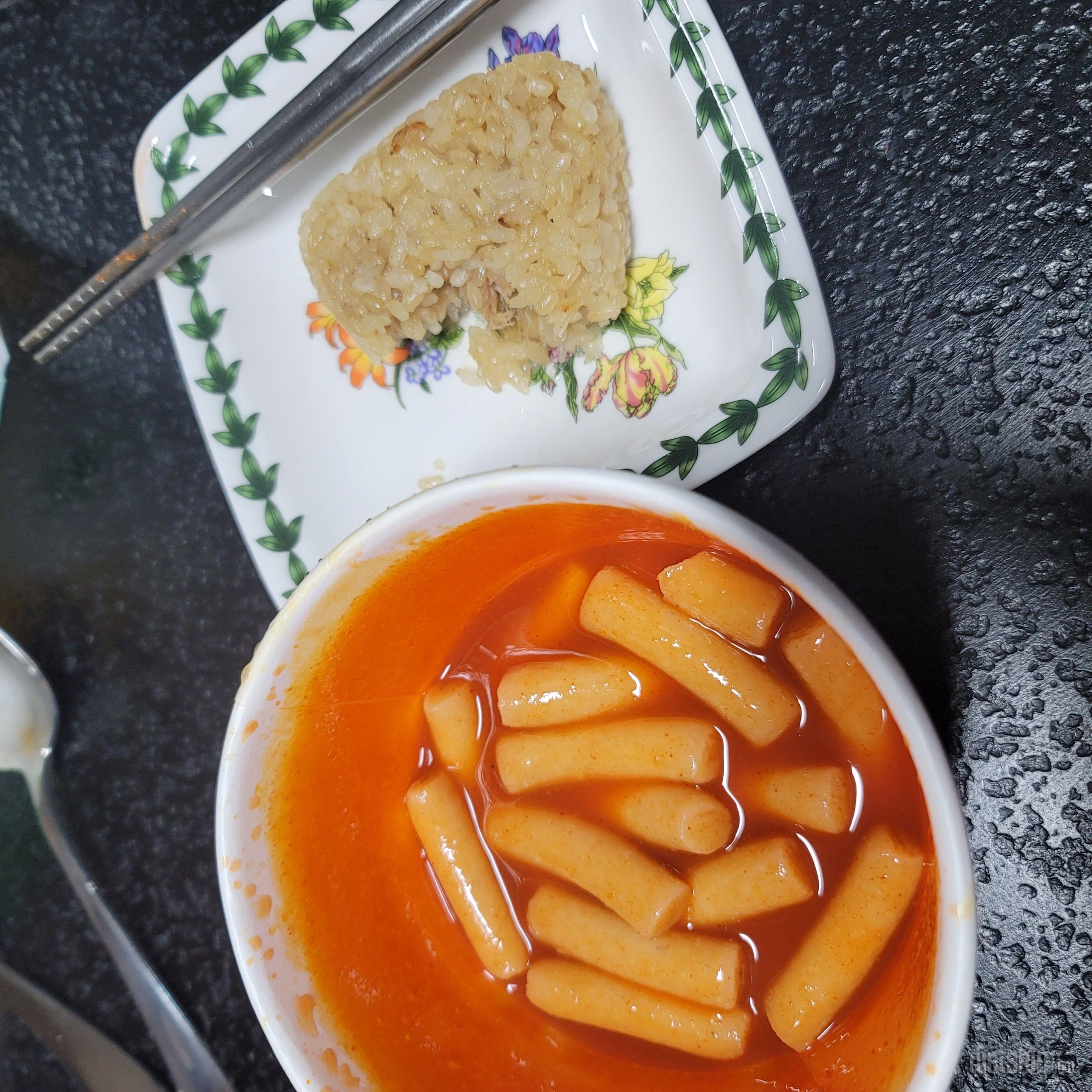 매콤하니 맛있어요! 참치마요 주먹밥이