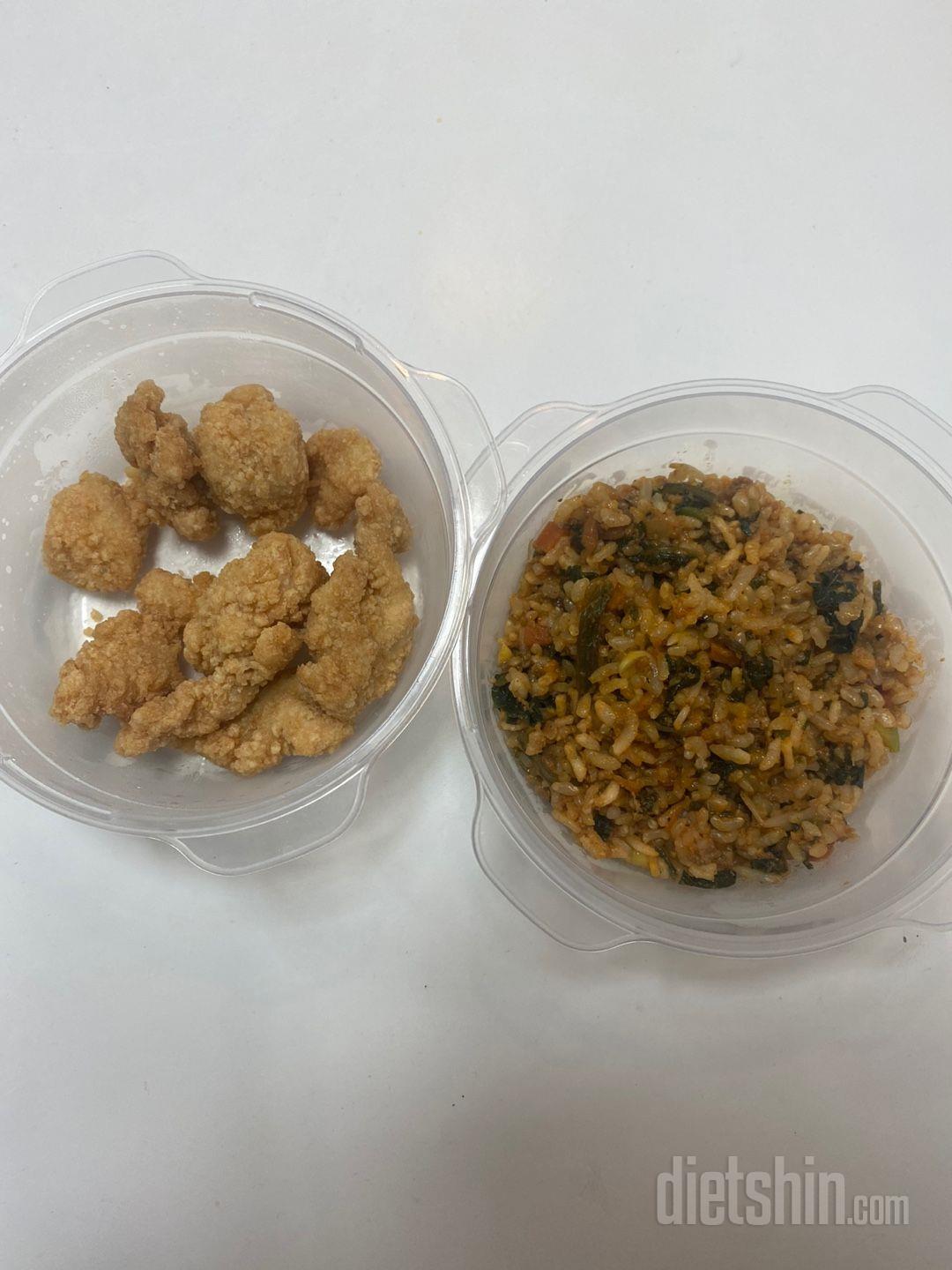 치킨 최고 
양념도 맛있고 현미도