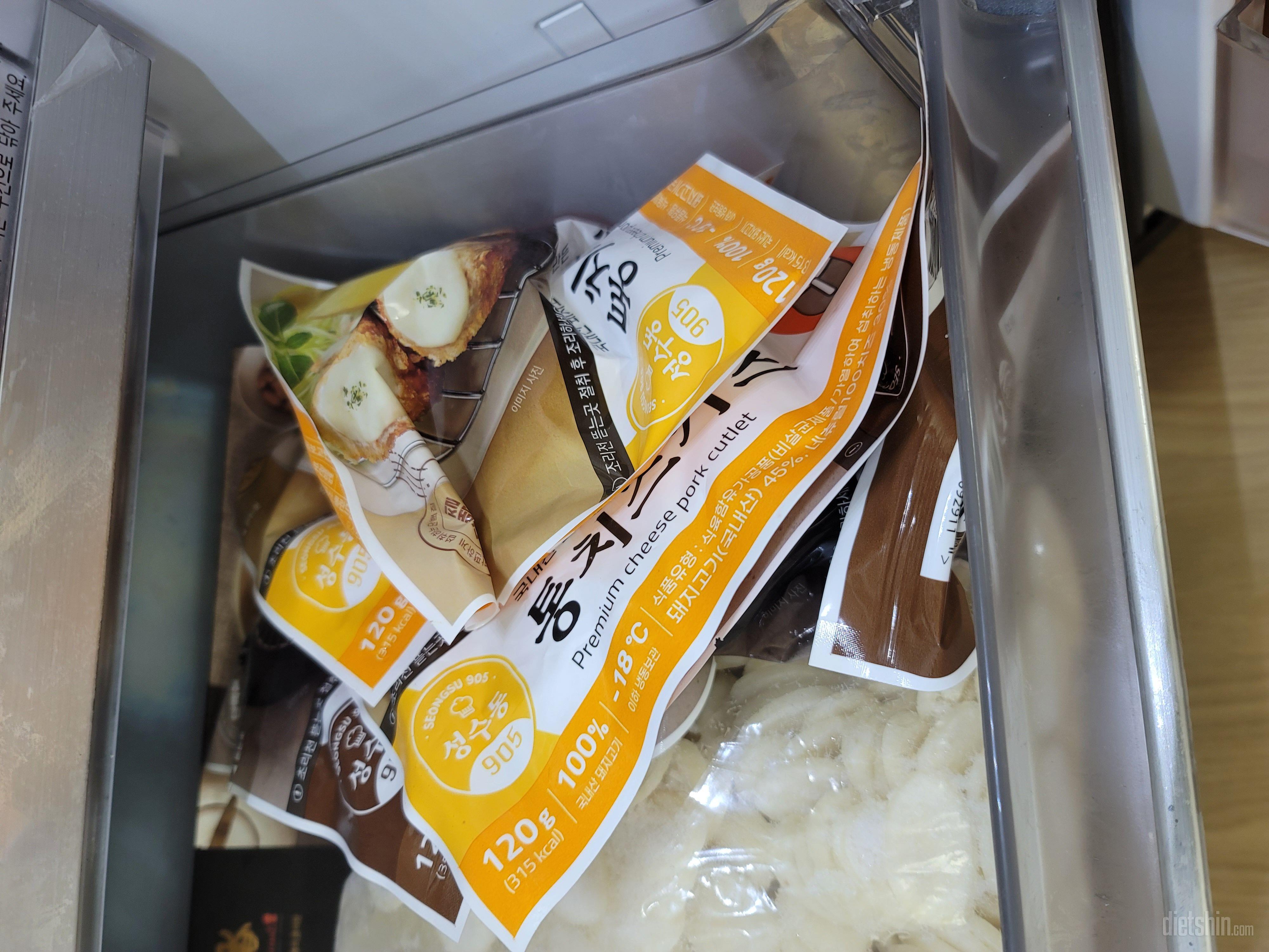 맛 좋아요. 뭔가 부담스럽지 않아 맘