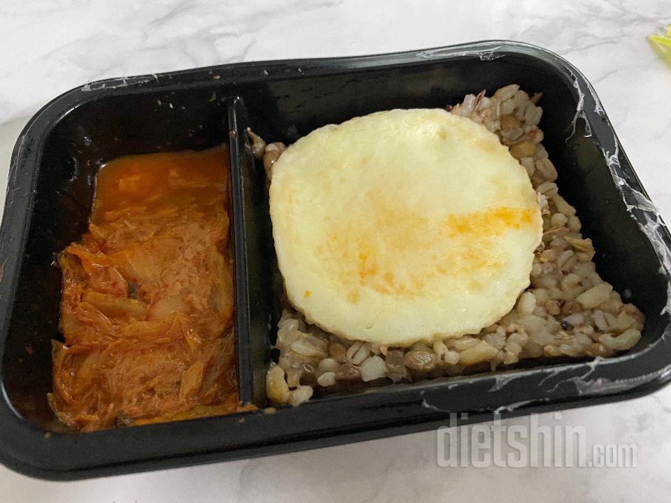 어제 받아서 오늘 아침에 먹었는데 맛