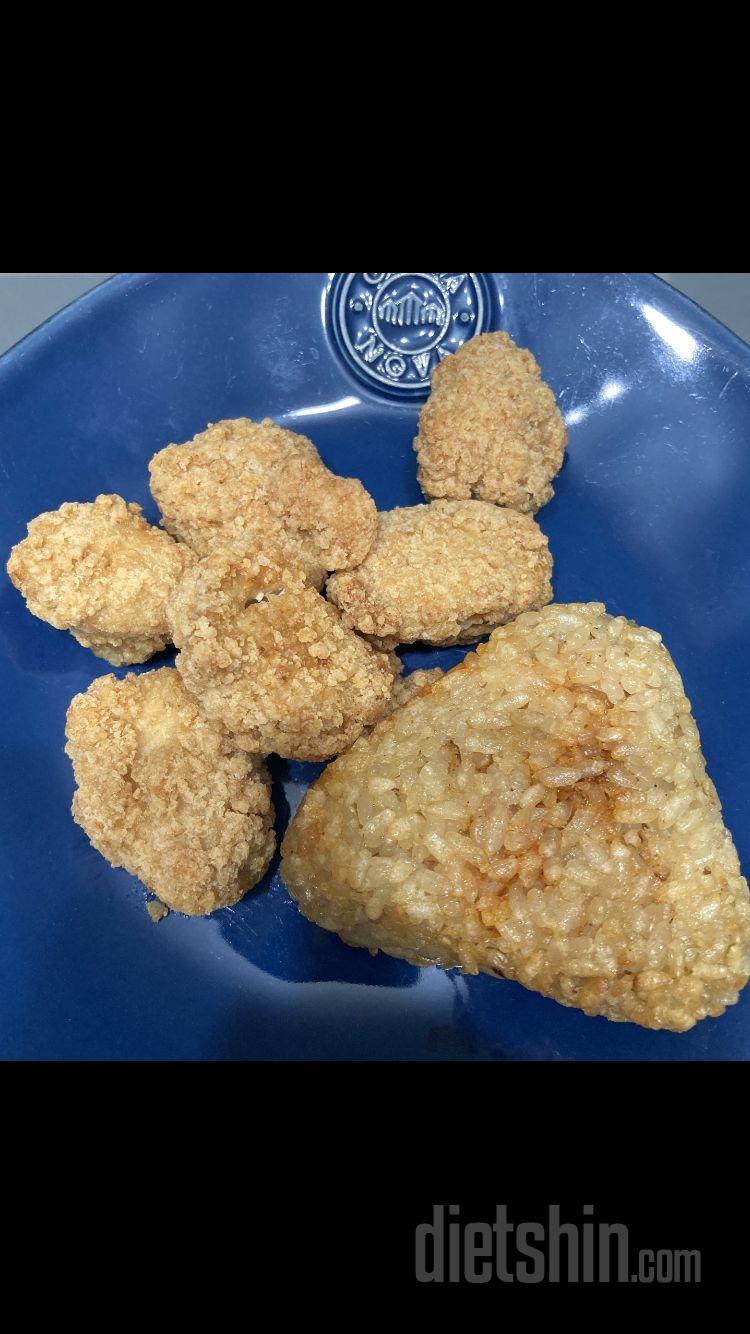 아주 맛있어요 주먹밥이랑 먹으면 한끼