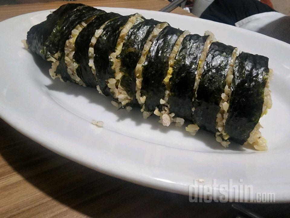 김밥( 점심식사 669kcal)