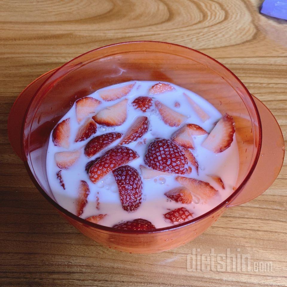 딸기 우유