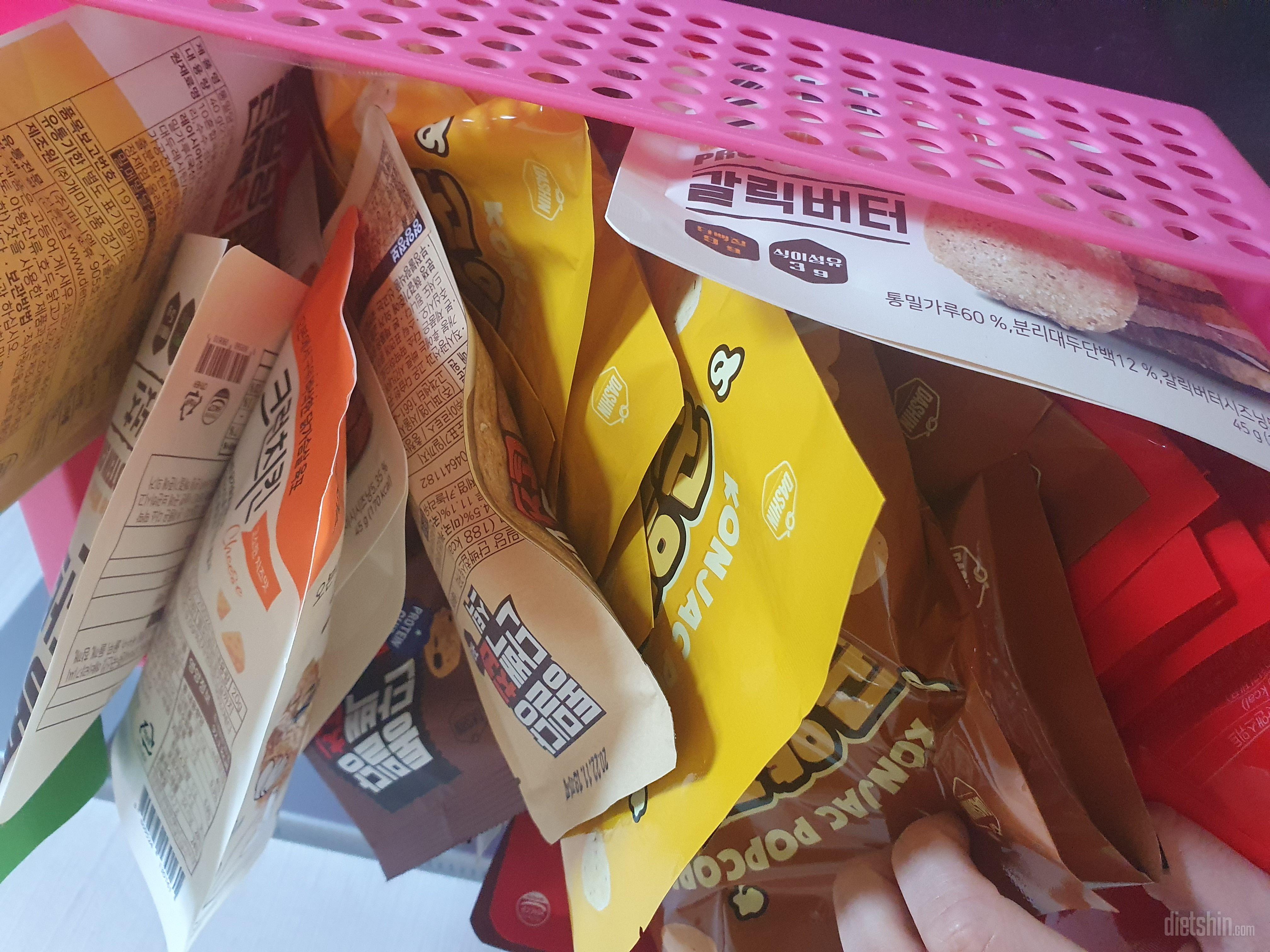 건조하고 바삭한 육포느낌ㅋㅋ
맛은