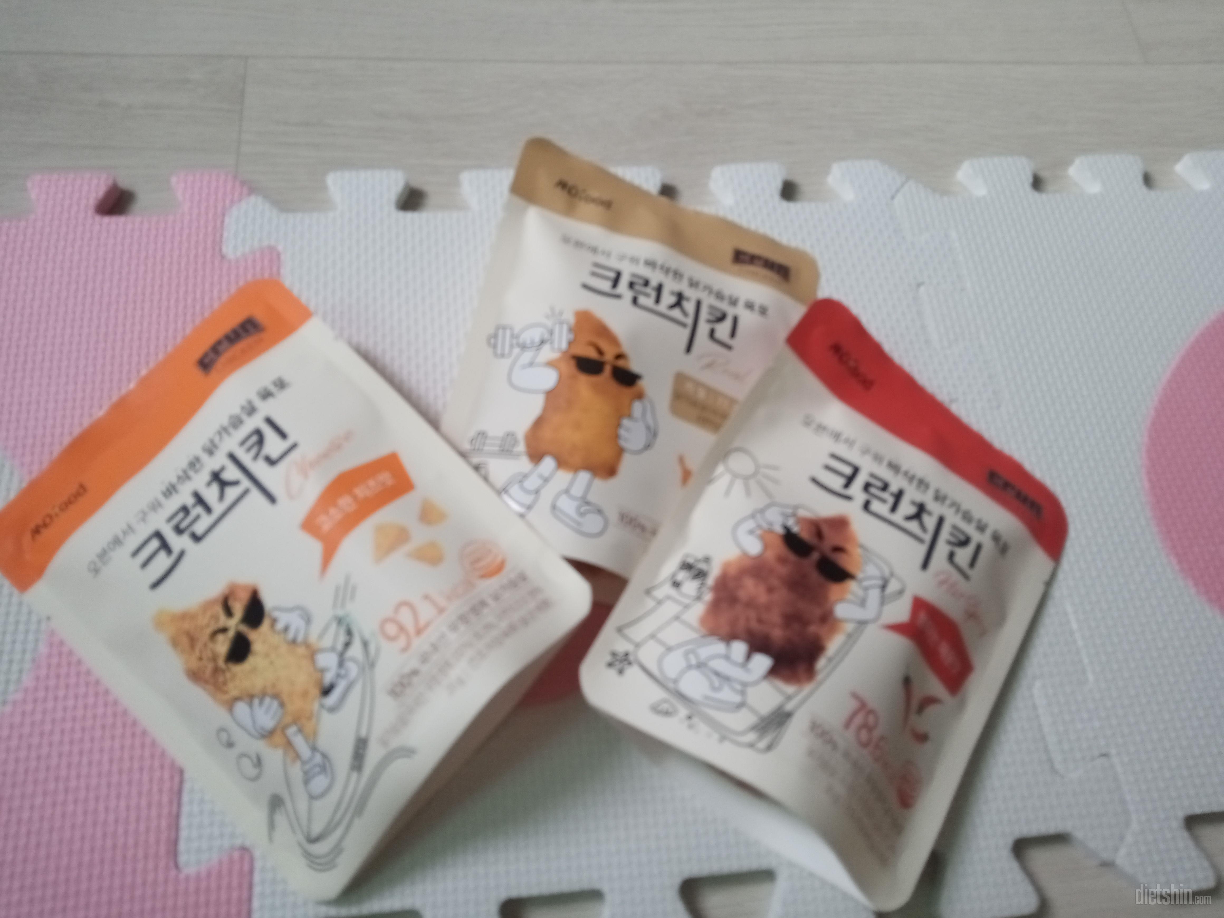귀여운 과자 세트네요.  야식에 부담