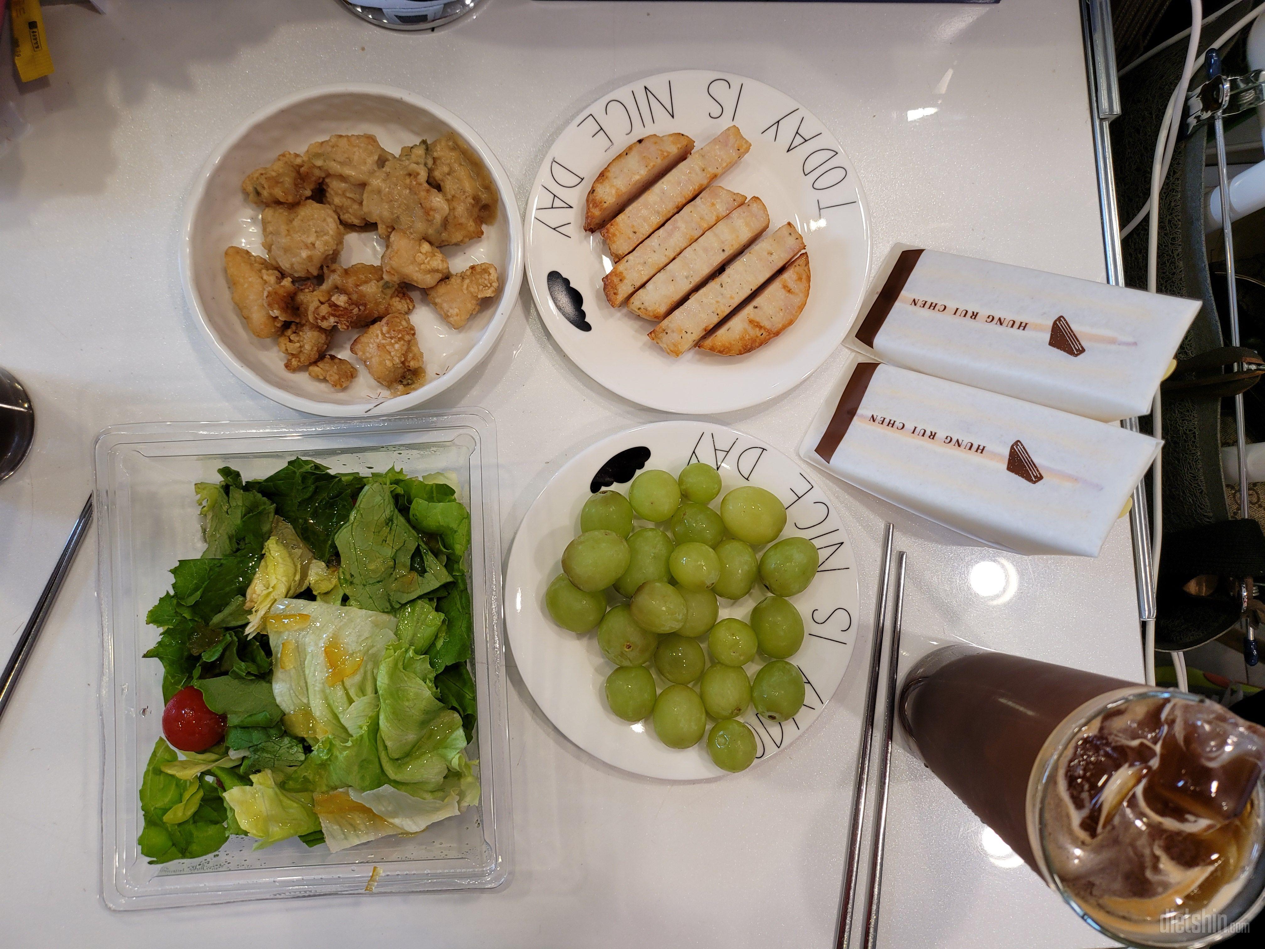 생각보다 맛이써요~
닭가슴살도 굉장