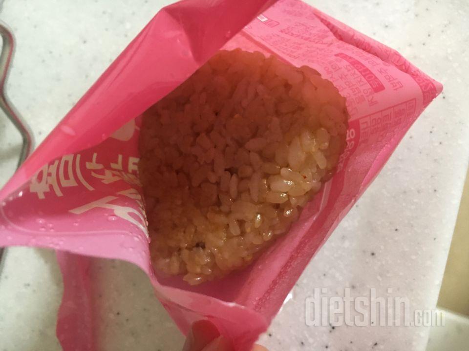 봉지살짝 뜯고 돌려서 바로 먹으면 되