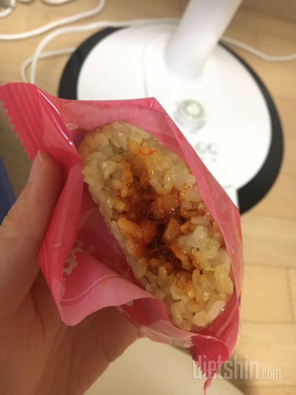봉지살짝 뜯고 돌려서 바로 먹으면 되