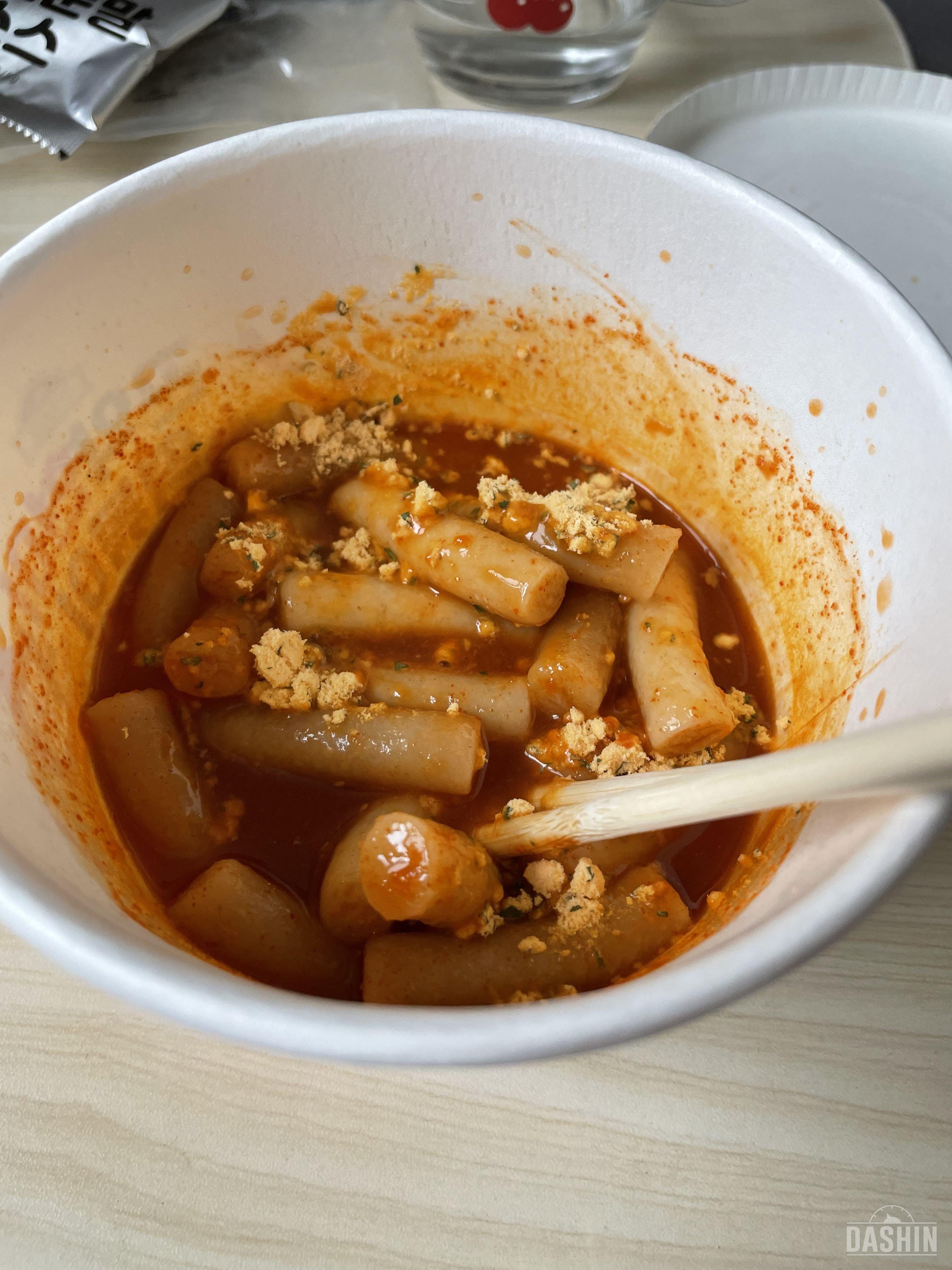 떡볶이 진짜 맛있어요…. 먹어보고 더